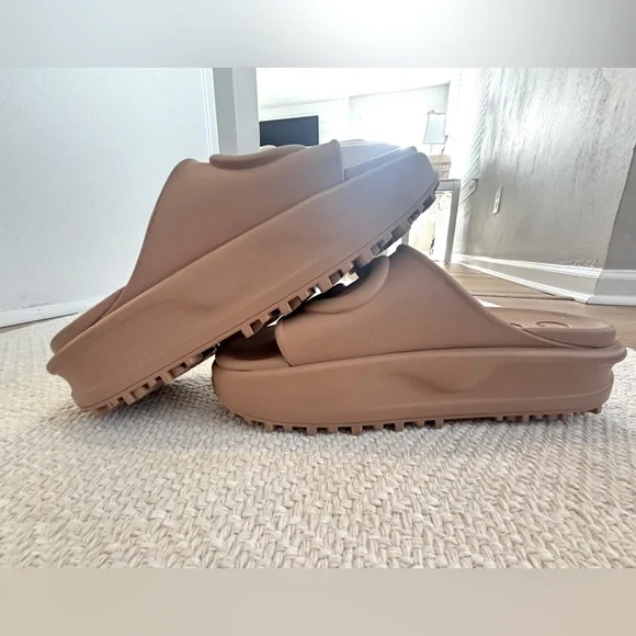 Gucci Authentic Women Slide Interlocking G Style size 39 (9) - Picture 5 of 16